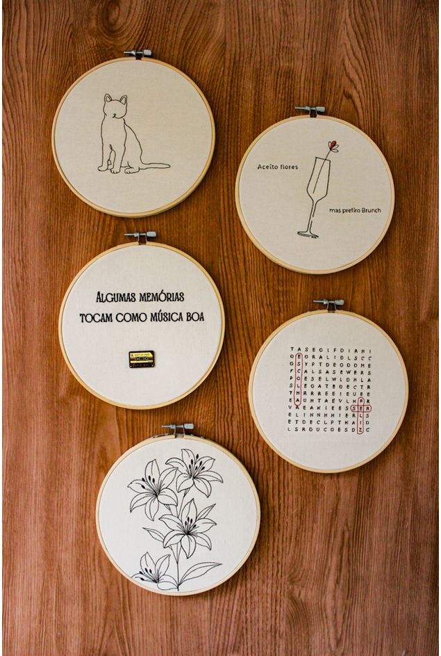Combinacao de Parede Delicados Bordados